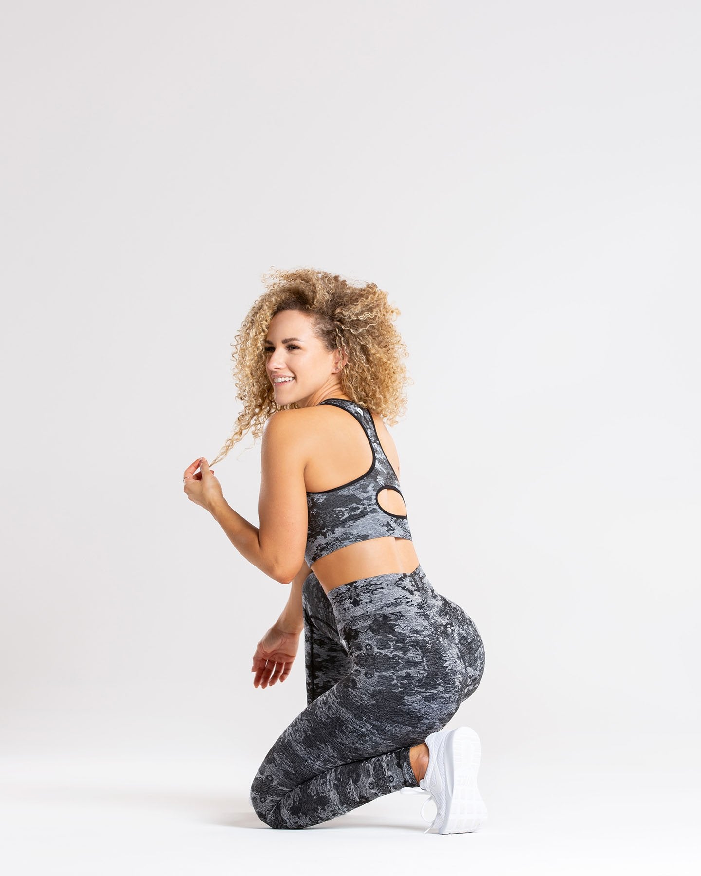 Camo Seamless Sports Bra | Black